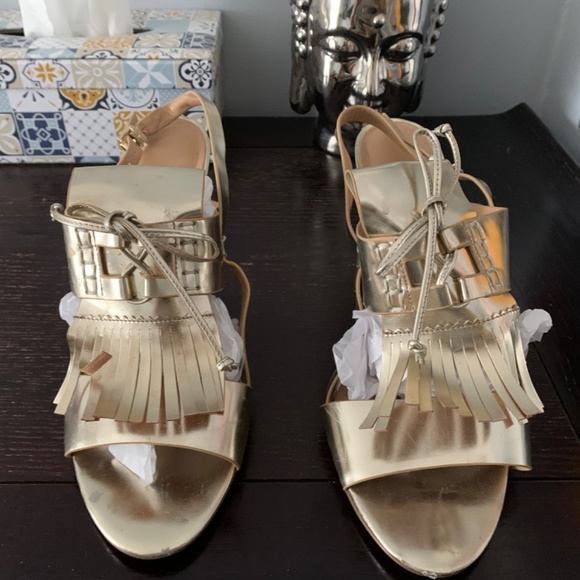 Golden sandals - Picture 2 of 5